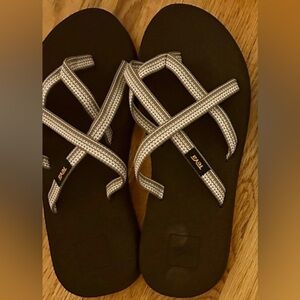 Teva Olowahu Women’s Brown & Cream Sandals - Size 8